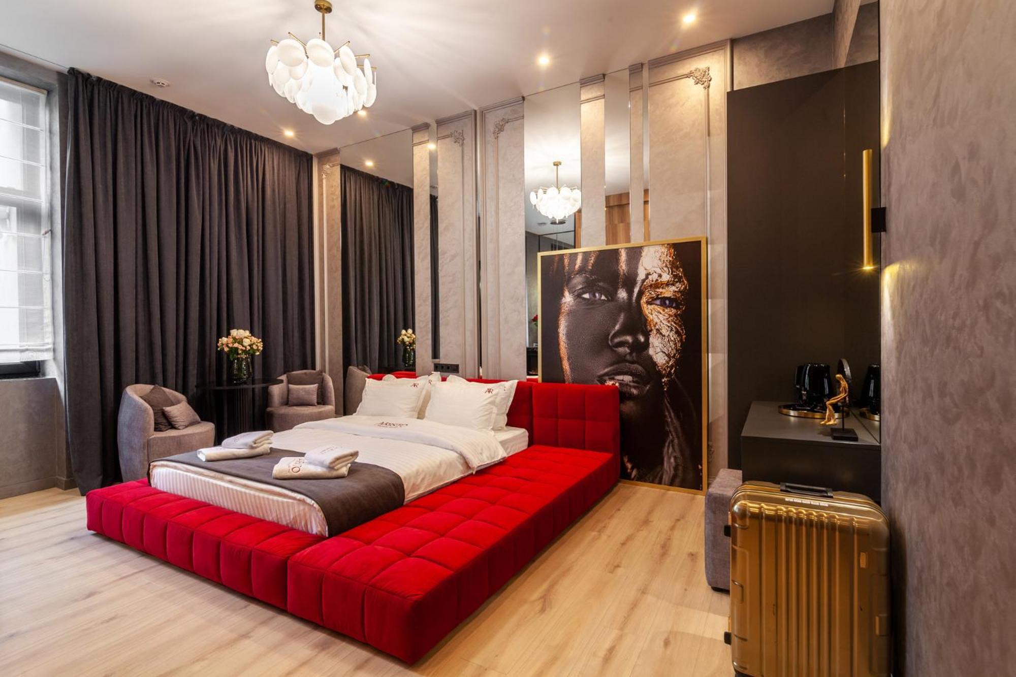 Aristo Jacuzzi Hotel Lviv Exterior foto